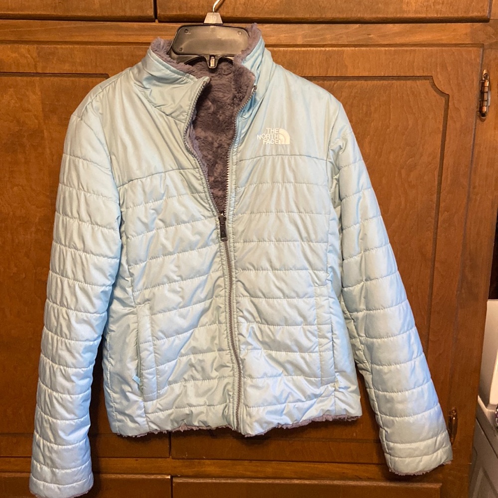 Free USA shipping. Girls North Face Coat. It’s reversible 2 coats in 1.no flaws